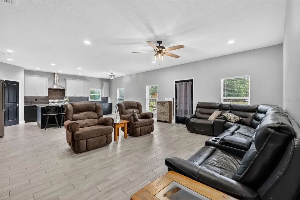 22431 Loop Road Groveland FL 34736