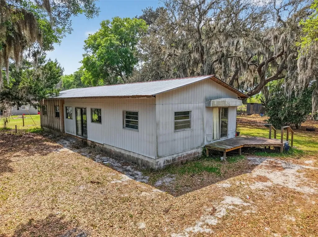 22431 Loop Road Groveland FL 34736