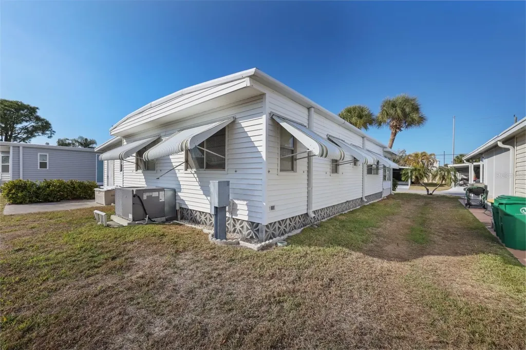 2100 Kings Highway Port Charlotte FL 33980