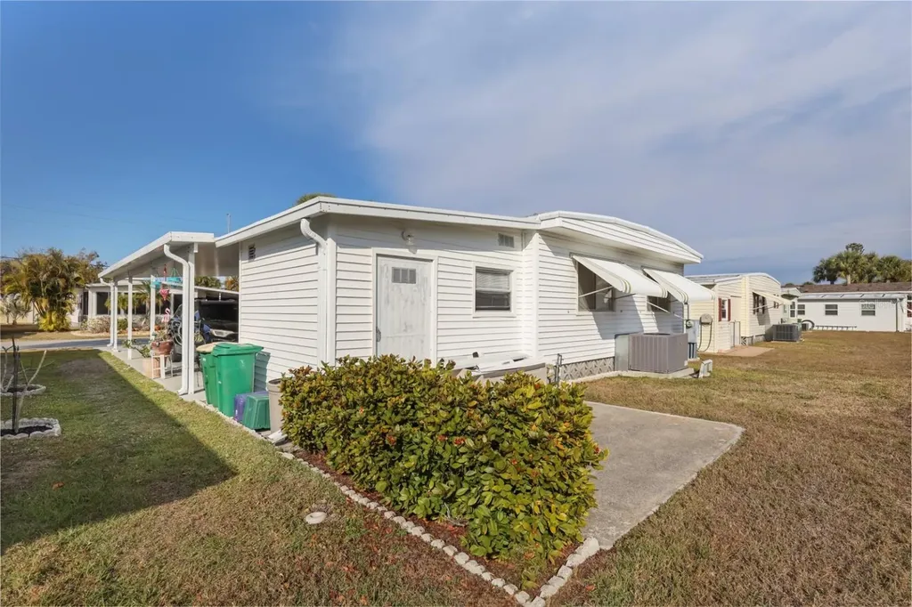 2100 Kings Highway Port Charlotte FL 33980