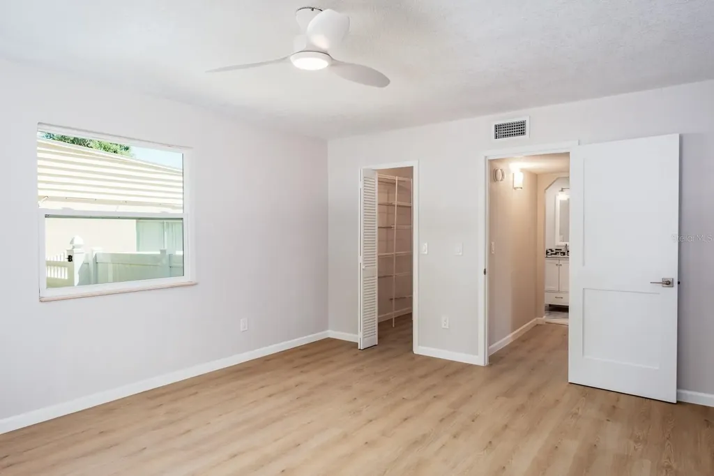 4228 37th Avenue N St Petersburg FL 33713