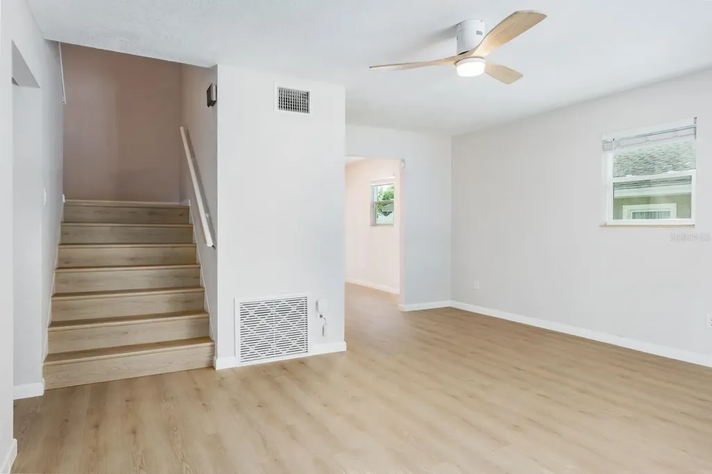 4228 37th Avenue N St Petersburg FL 33713