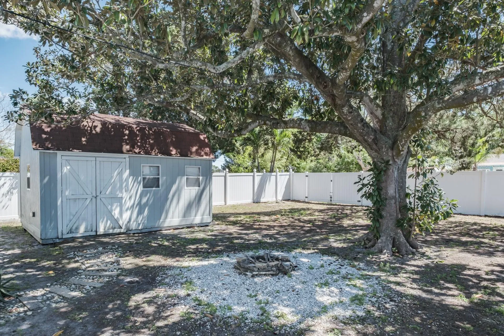4228 37th Avenue N St Petersburg FL 33713