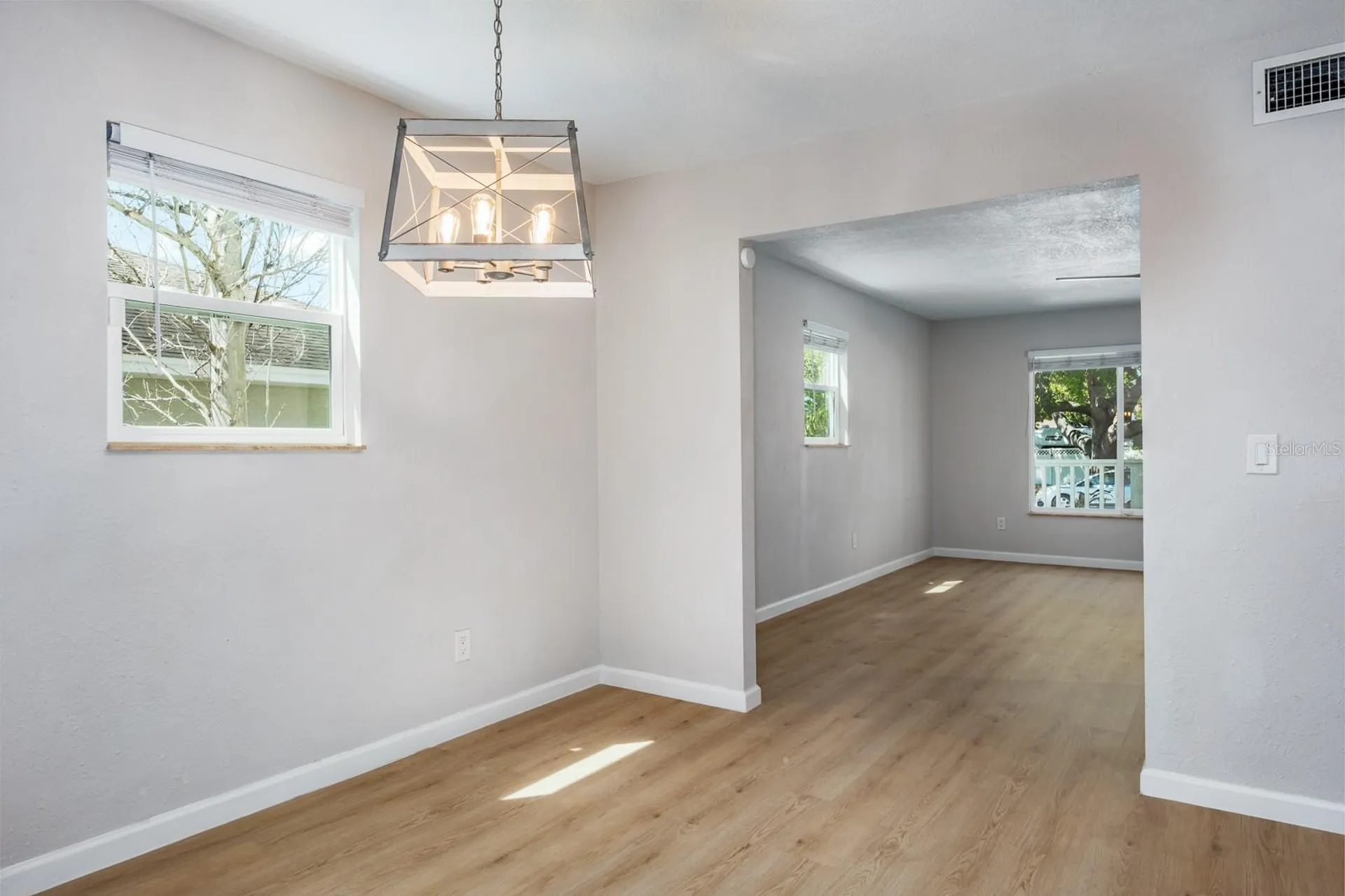 4228 37th Avenue N St Petersburg FL 33713