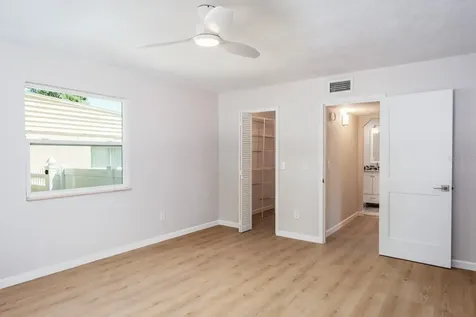 4228 37th Avenue N St Petersburg FL 33713