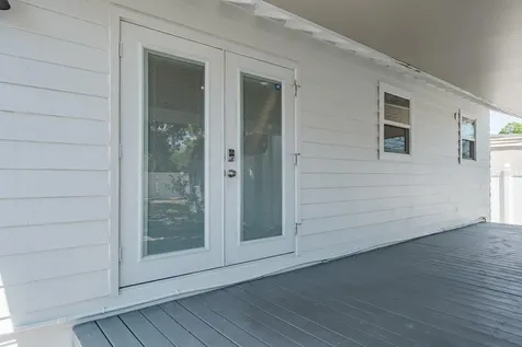 4228 37th Avenue N St Petersburg FL 33713