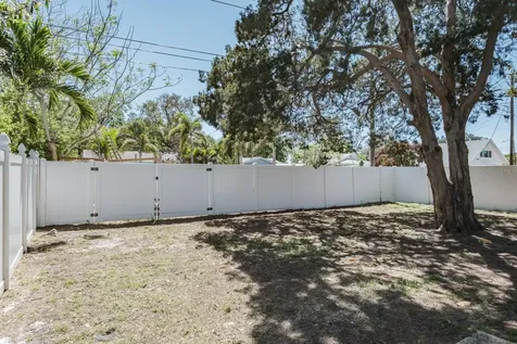 4228 37th Avenue N St Petersburg FL 33713