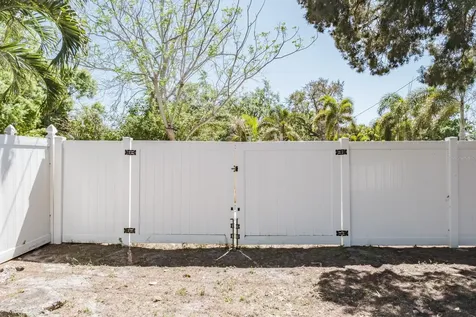 4228 37th Avenue N St Petersburg FL 33713