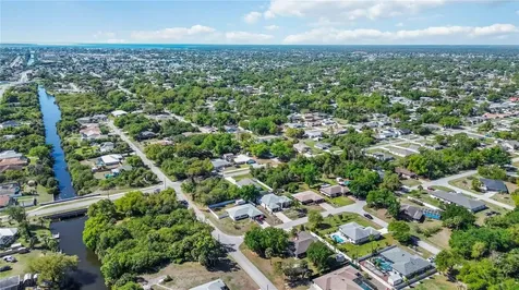 21351 Bassett Avenue Port Charlotte FL 33952
