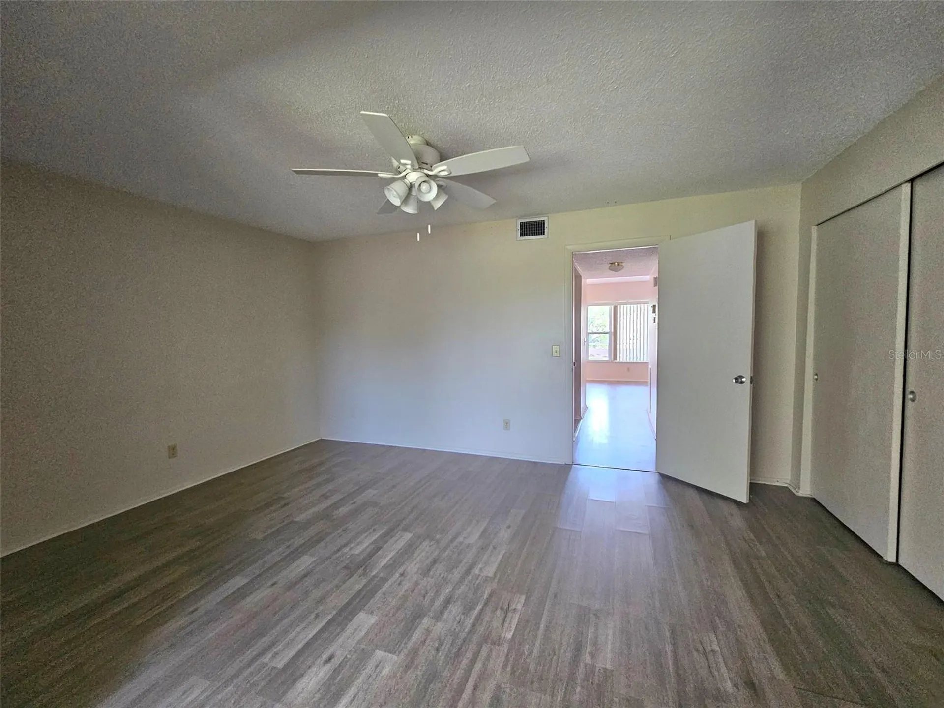 2457 Ecuadorian Way Clearwater FL 33763