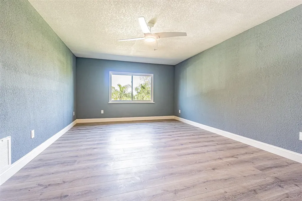 6370 Conniewood Square New Port Richey FL 34653