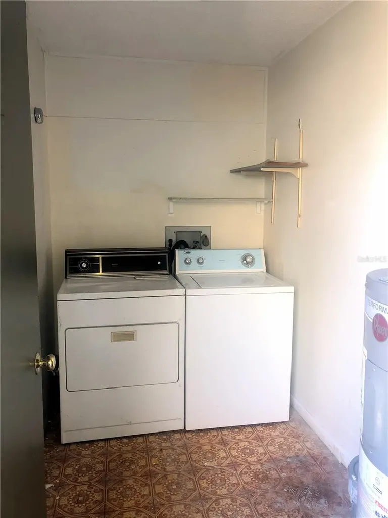 5942 Peregrine Avenue Orlando FL 32819