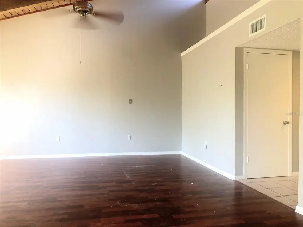 5942 Peregrine Avenue Orlando FL 32819