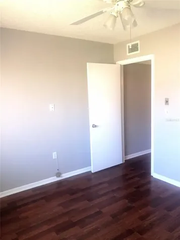 5942 Peregrine Avenue Orlando FL 32819