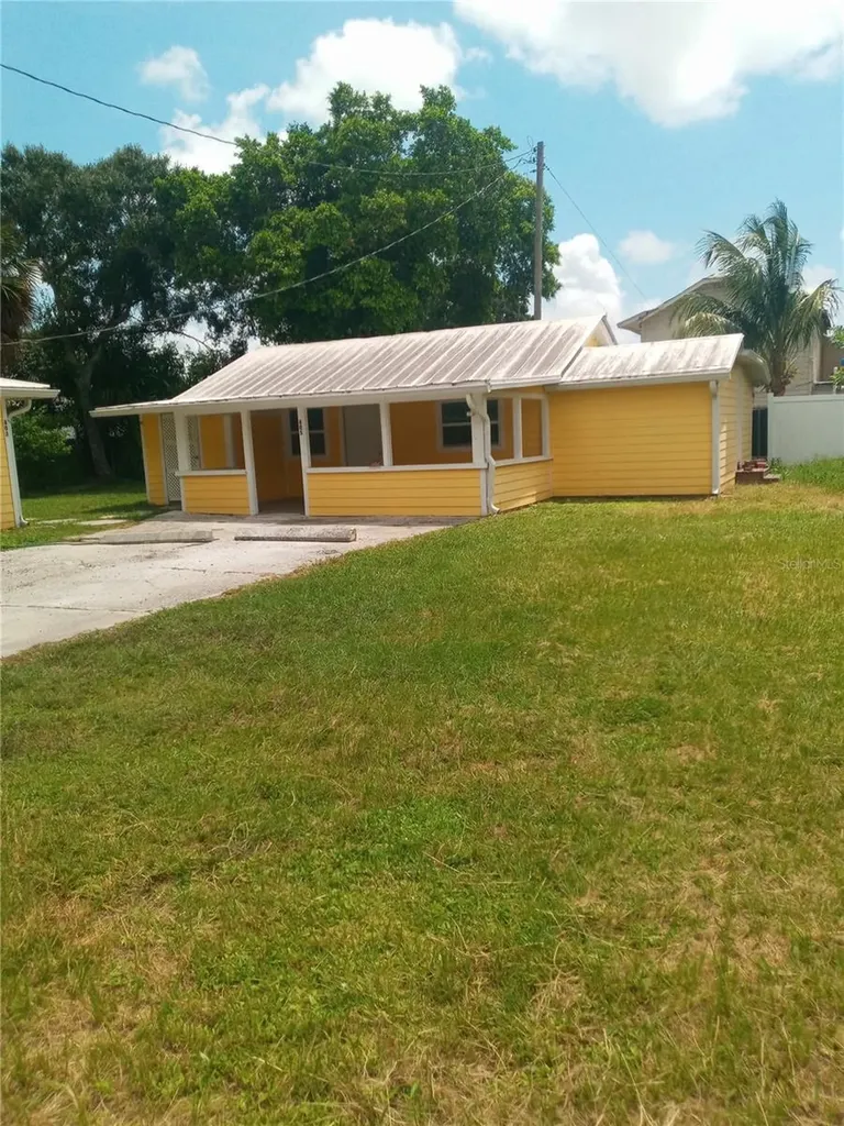 805 22nd Avenue W Bradenton FL 34205