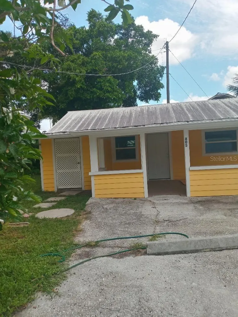 805 22nd Avenue W Bradenton FL 34205