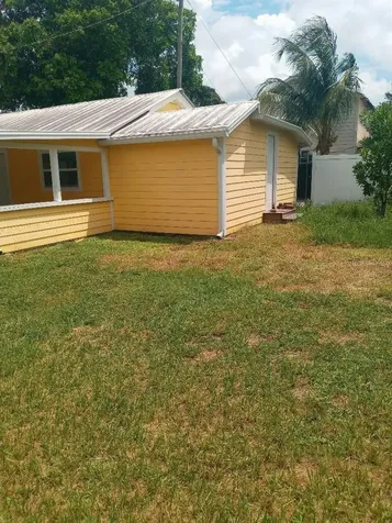 805 22nd Avenue W Bradenton FL 34205