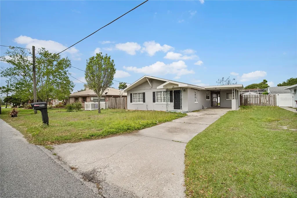 885 N 9th Street Eagle Lake FL 33839