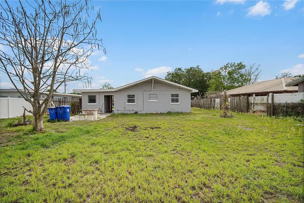 885 N 9th Street Eagle Lake FL 33839