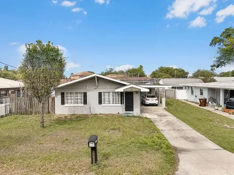 885 N 9th Street Eagle Lake FL 33839