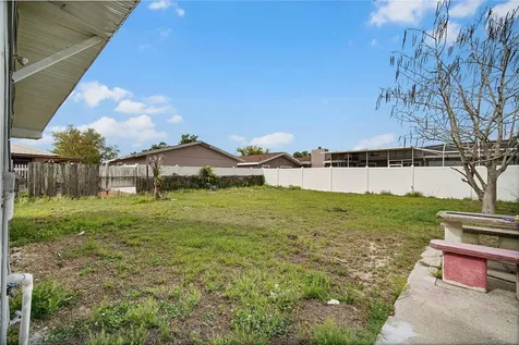 885 N 9th Street Eagle Lake FL 33839