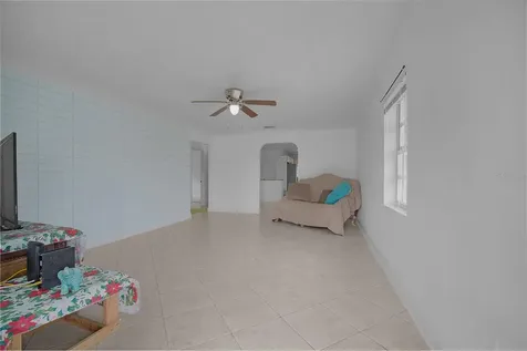 885 N 9th Street Eagle Lake FL 33839