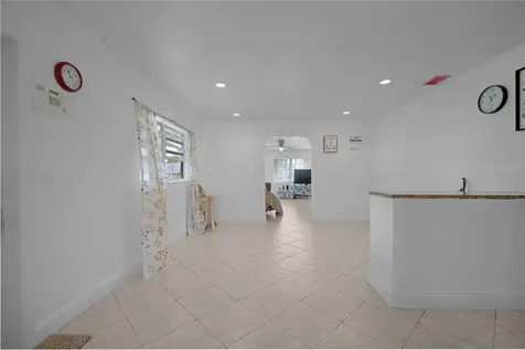 885 N 9th Street Eagle Lake FL 33839