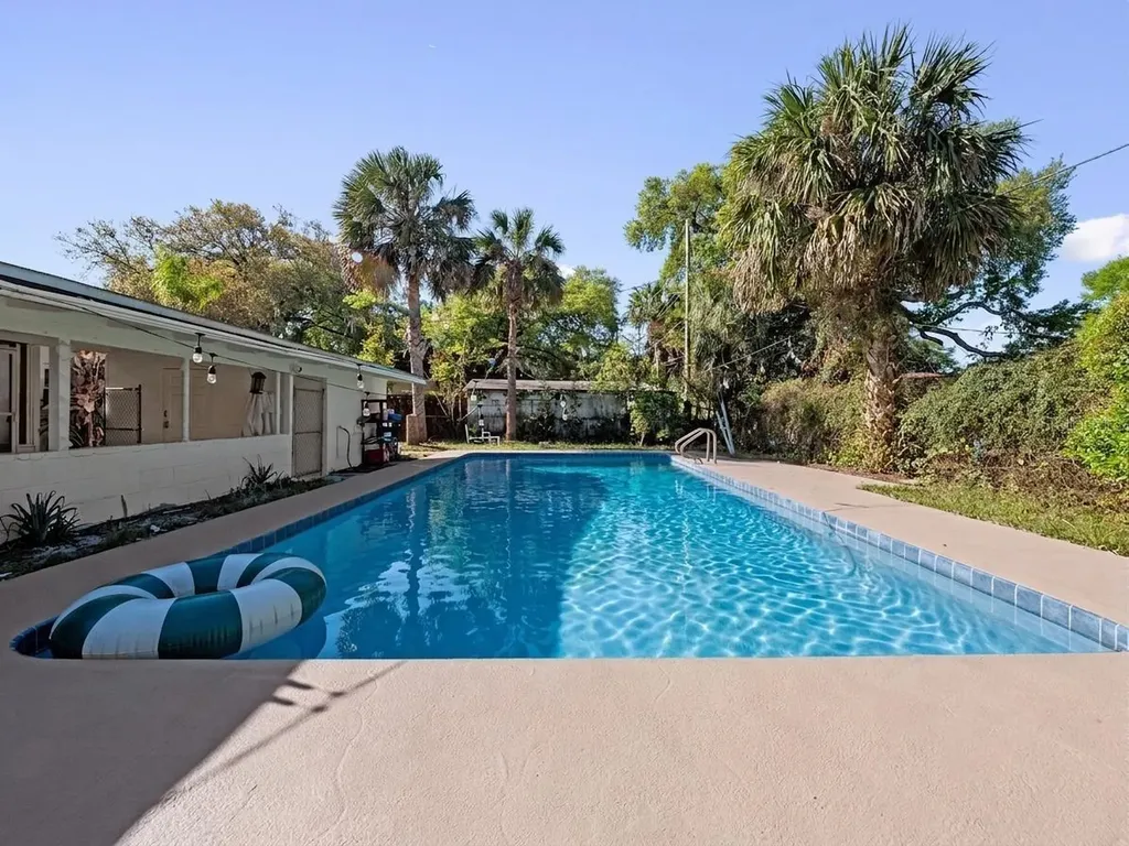 106 E Jinkins Circle Sanford FL 32773