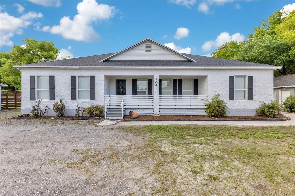 704 Grape Avenue St Cloud FL 34769