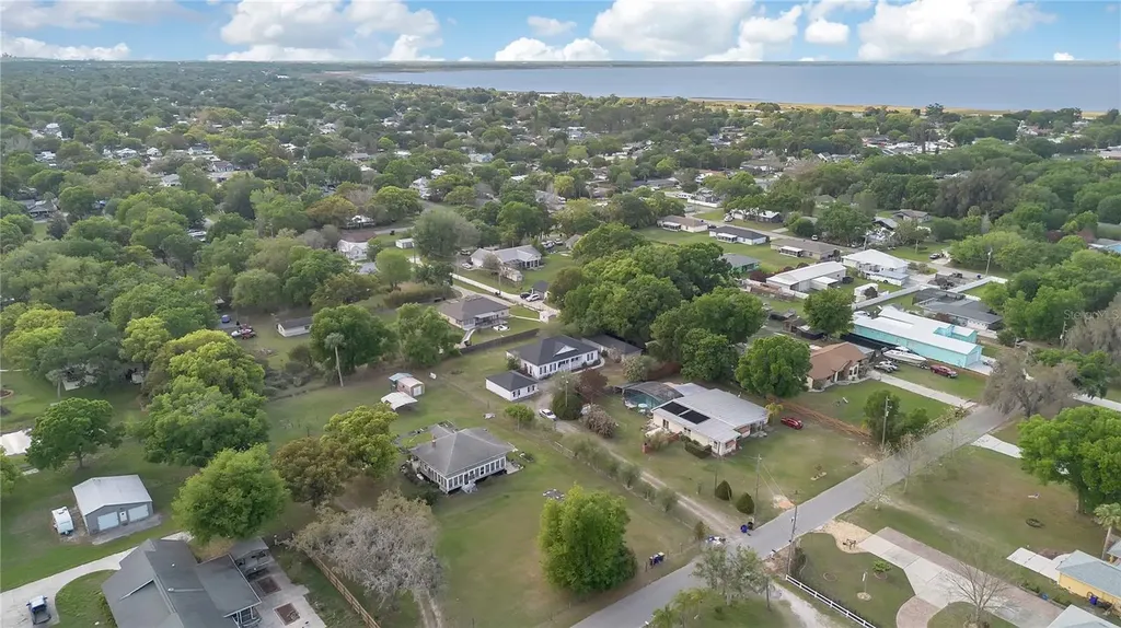 704 Grape Avenue St Cloud FL 34769