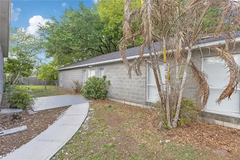 704 Grape Avenue St Cloud FL 34769