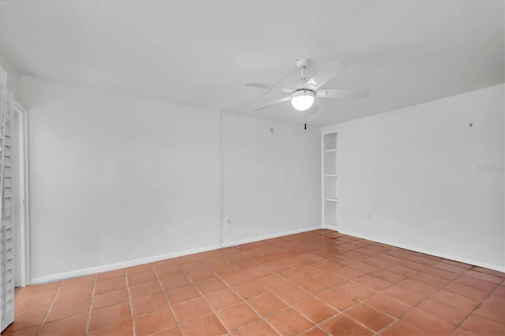4900 38th Way S St Petersburg FL 33711