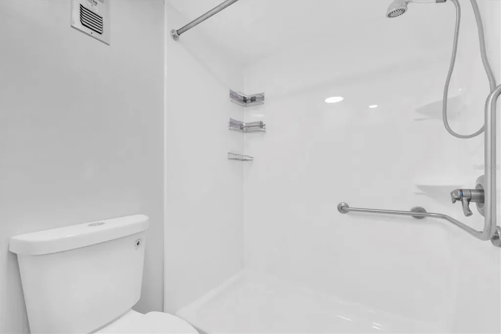 4900 38th Way S St Petersburg FL 33711