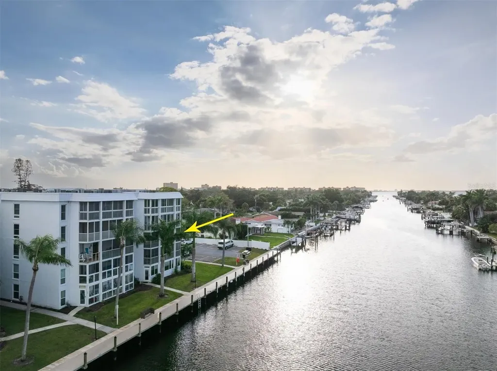 4900 38th Way S St Petersburg FL 33711