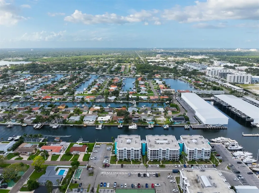 4900 38th Way S St Petersburg FL 33711