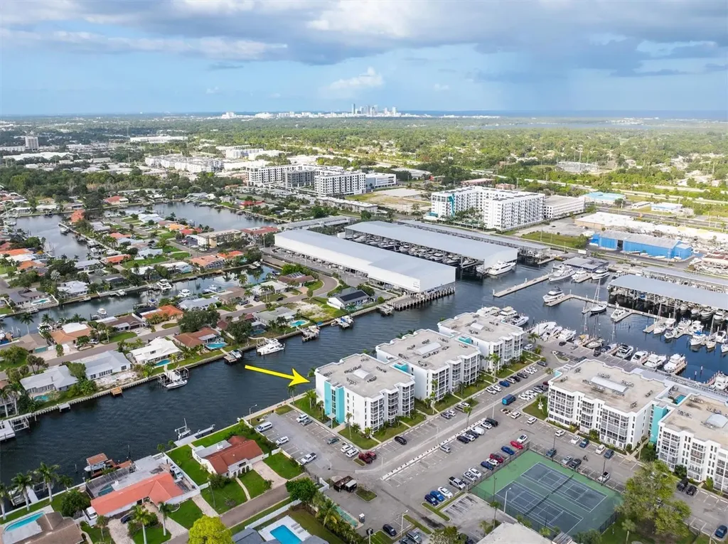 4900 38th Way S St Petersburg FL 33711