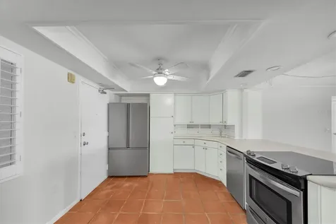 4900 38th Way S St Petersburg FL 33711