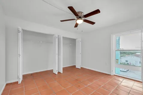 4900 38th Way S St Petersburg FL 33711