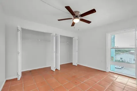 4900 38th Way S St Petersburg FL 33711