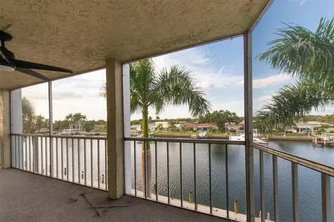 4900 38th Way S St Petersburg FL 33711