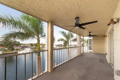 4900 38th Way S St Petersburg FL 33711