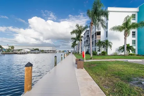 4900 38th Way S St Petersburg FL 33711