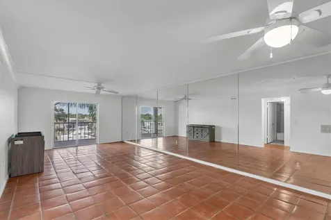 4900 38th Way S St Petersburg FL 33711