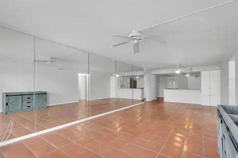 4900 38th Way S St Petersburg FL 33711