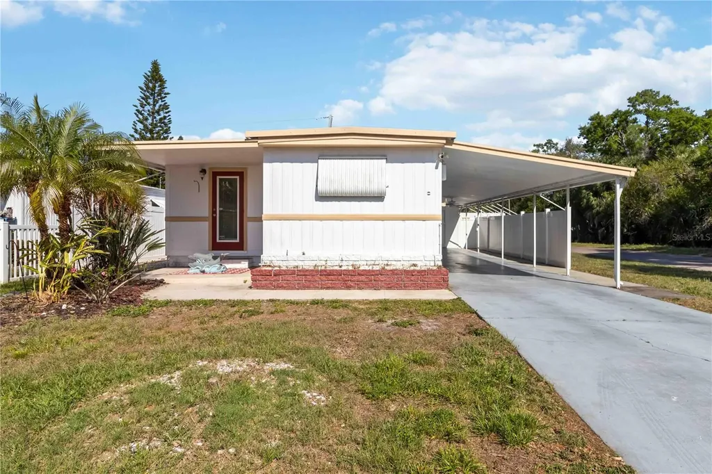 5203 W Pine Street N St Petersburg FL 33709