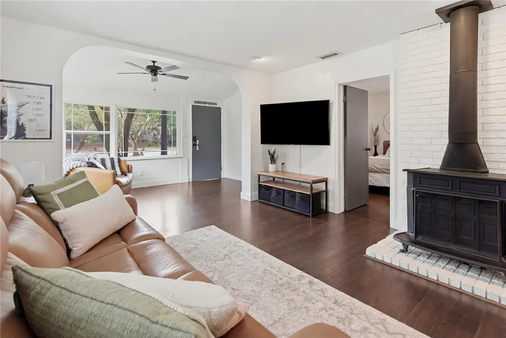 2307 Peel Avenue Orlando FL 32806