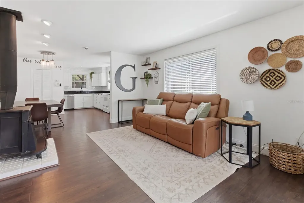 2307 Peel Avenue Orlando FL 32806