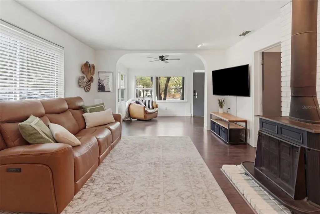 2307 Peel Avenue Orlando FL 32806