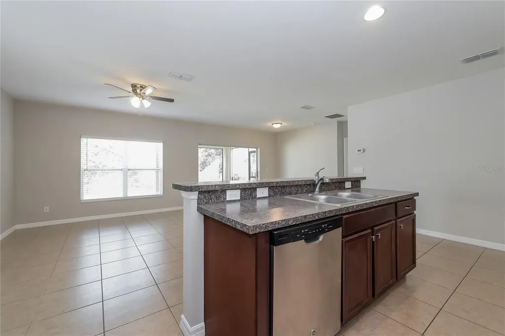 122 Vitoria Road Davenport FL 33837