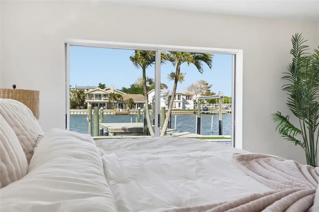 16113 5th Street E Redington Beach FL 33708